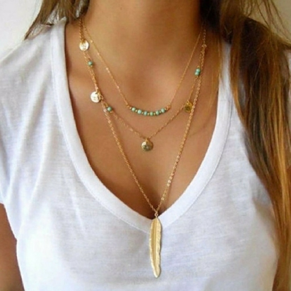 🎉HP🎉 Three Layer Feather Necklace